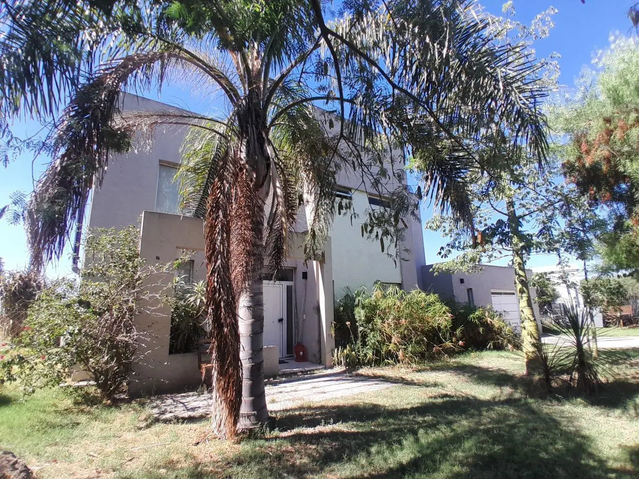 Casa en Venta a la Laguna en Cantón - Norte 3