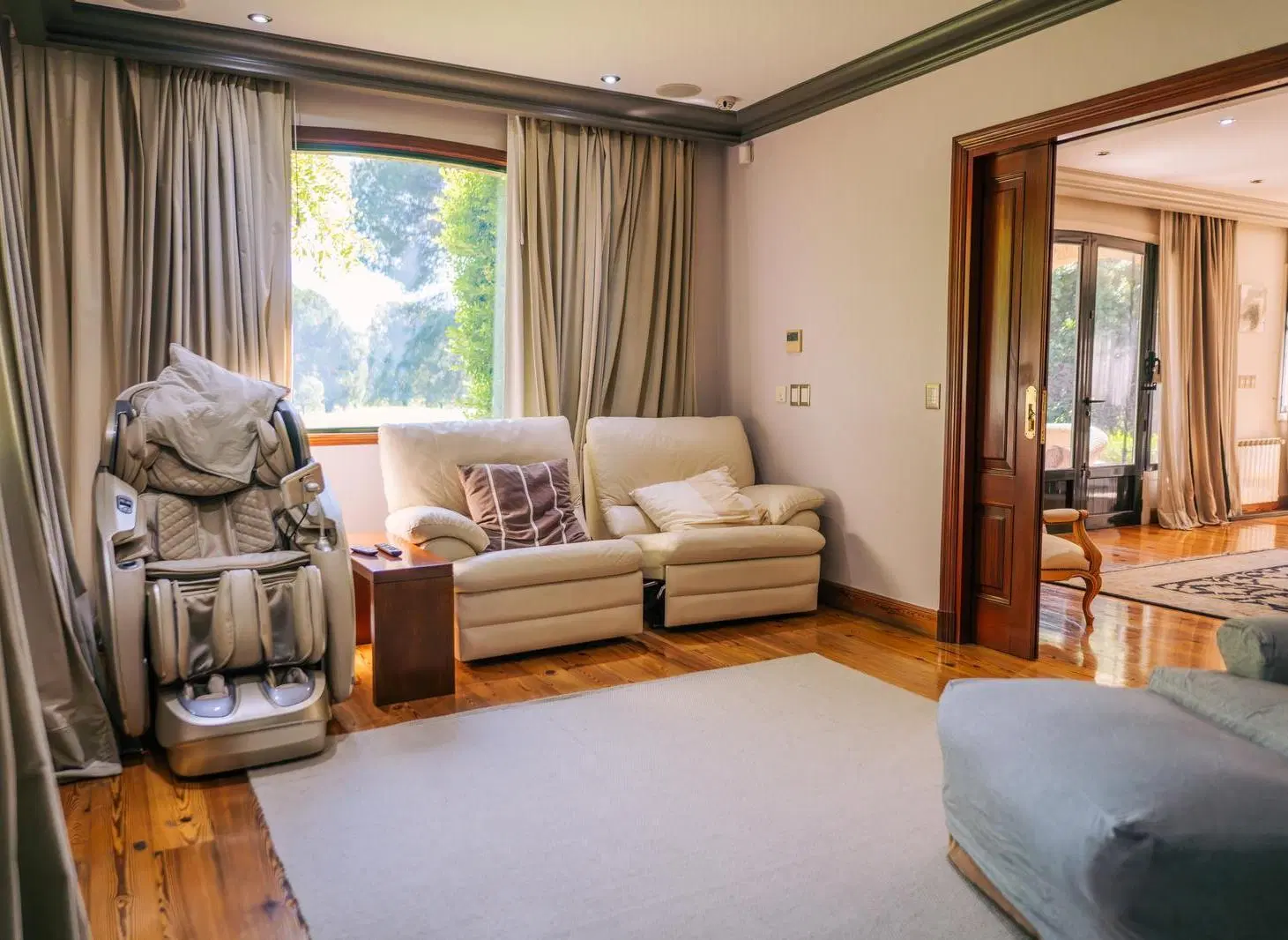 Residencia en venta de 950m2 en olivos 2