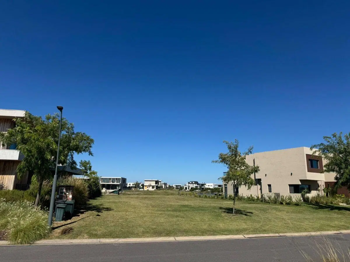 Lote al Agua en Venta, Barrio Costas, Puertos. 3