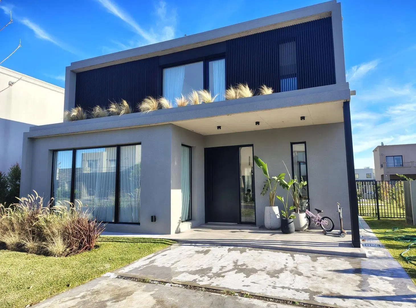 Barrio Vila Marina II. Blvd. de Todos los Santos 4300, 3