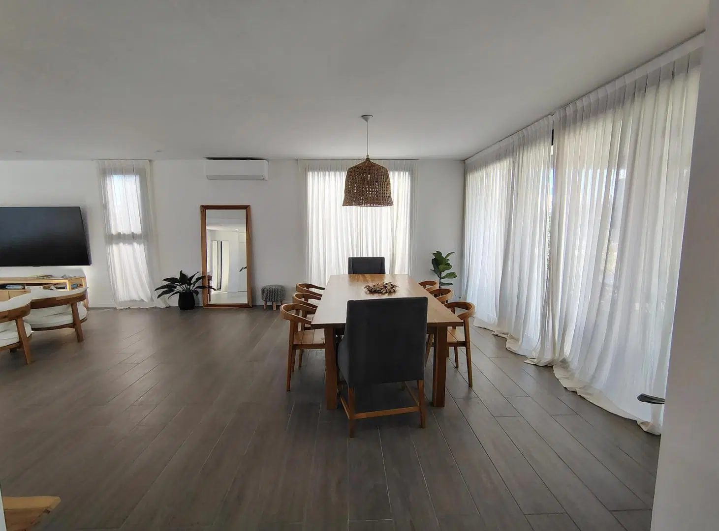 Barrio Vila Marina II. Blvd. de Todos los Santos 4300, 5