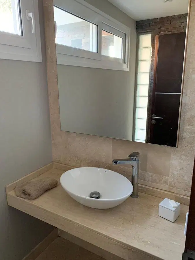 Casa en VENTA en Cantón Norte a la Laguna 6 amb, jardín, piscina 8
