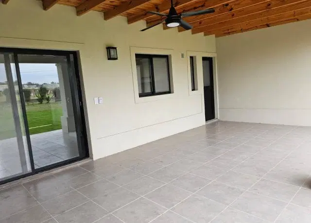 Venta Con Renta en Santa Elena Pilar del Este 8