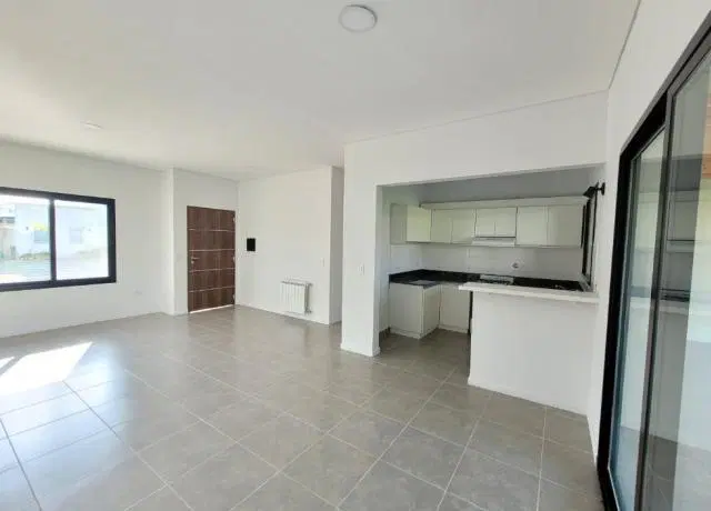 Venta Con Renta en Santa Elena Pilar del Este 5