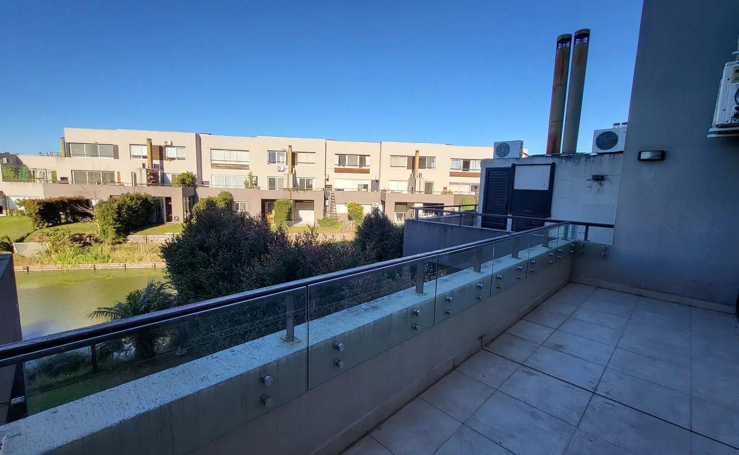 Duplex 2ambientes c/cochera en venta / alquiler | Lago Escondido, Nordelta. 3