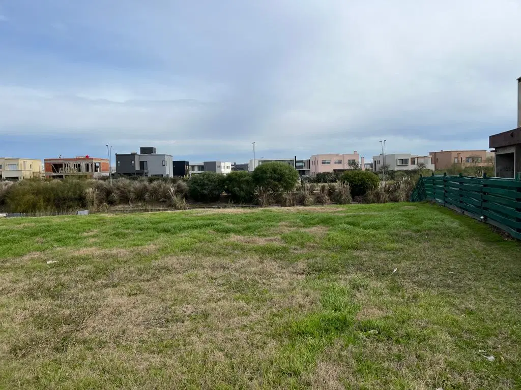 Lote en Barrio Marinas, Puertos del Lago 2