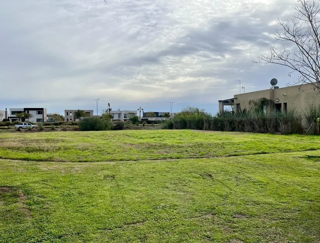 Lote en Barrio Marinas, Puertos del Lago 5