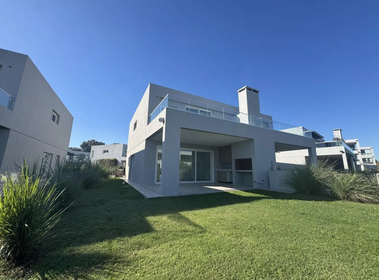 Departamento en Venta de 4 ambientes en Pilar 3