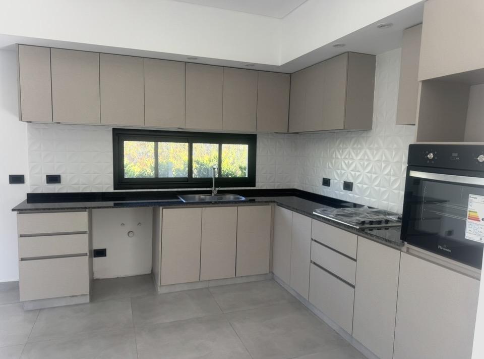 Casa en barrio san matias de 6 ambientes