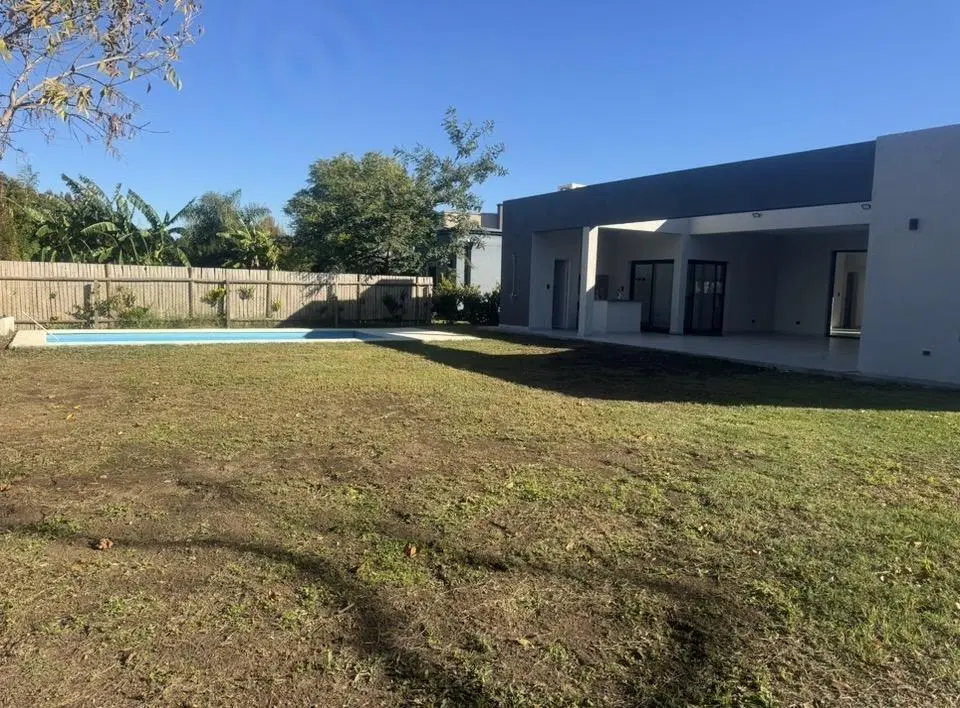 Casa en barrio san matias de 6 ambientes 3