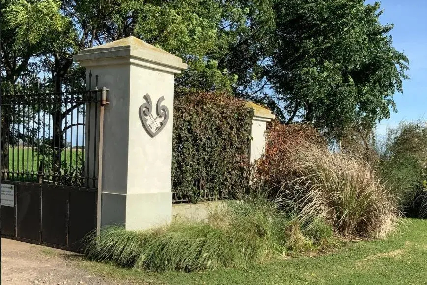 RETASADO. FINANCIA! Chacra de 1,2 ha con laguna propia en Santa María de Lobos Polo Club 2