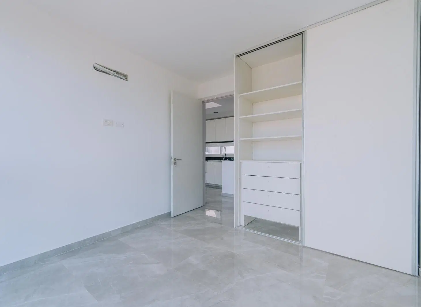 Departamento 2 ambientes a estrenar con cochera - Puerto de Olivos. 3