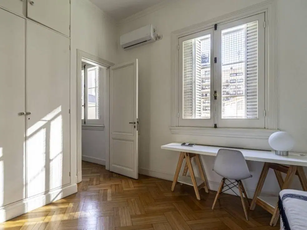Venta o Alquiler AMOBLADO Increíble Departamento 4 Amb   Dep. Retiro 5