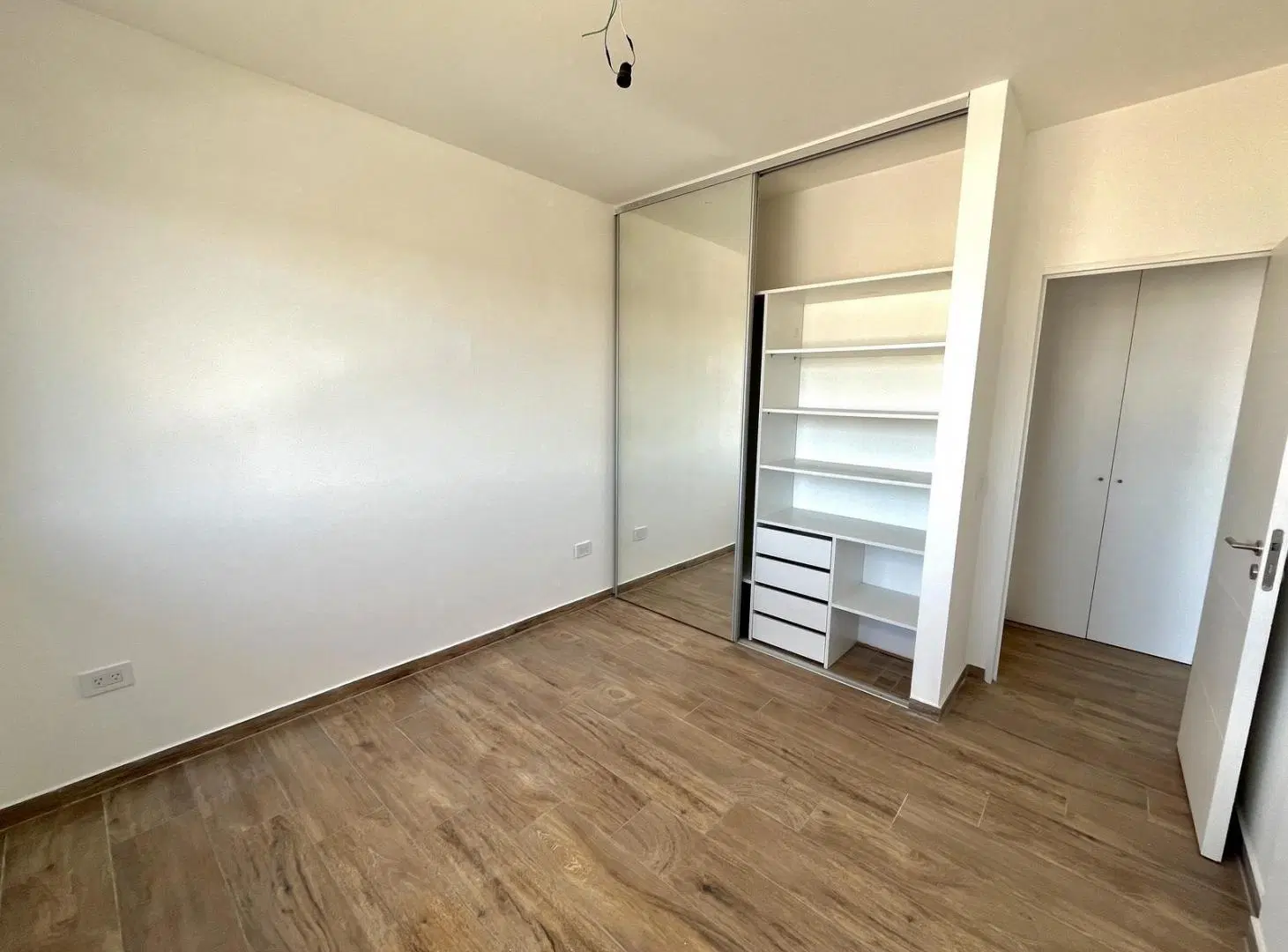 Departamento en Venta 2 amb  Toilette  COCHERA INCLUIDA  Balcon  Parrilla TIGRE 3