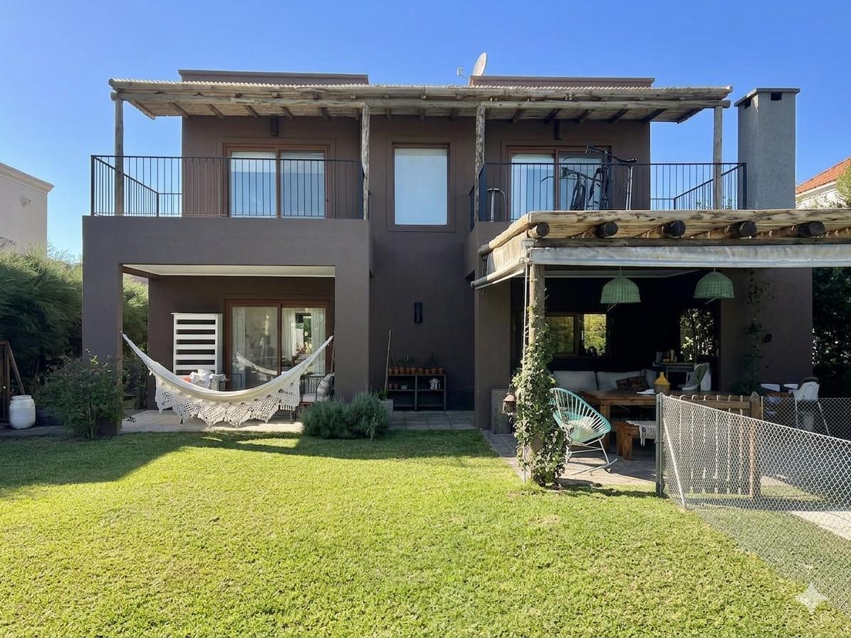 Casa en Venta - Apto Crédito - Los Sauces, Nordelta