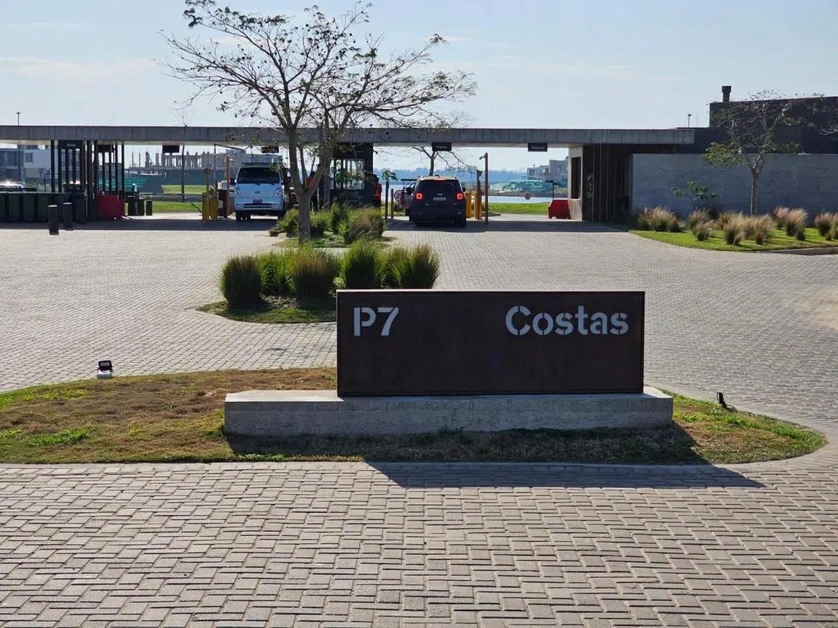 Puertos del Lago, Barrio Costas 1