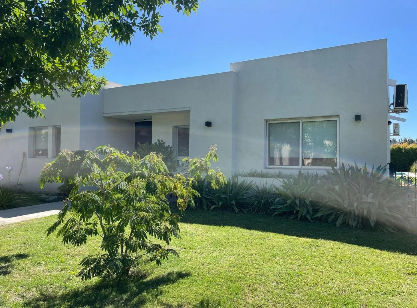 Casa en VENTA CON RENTA - Barrio San Francisco - Villanueva 3