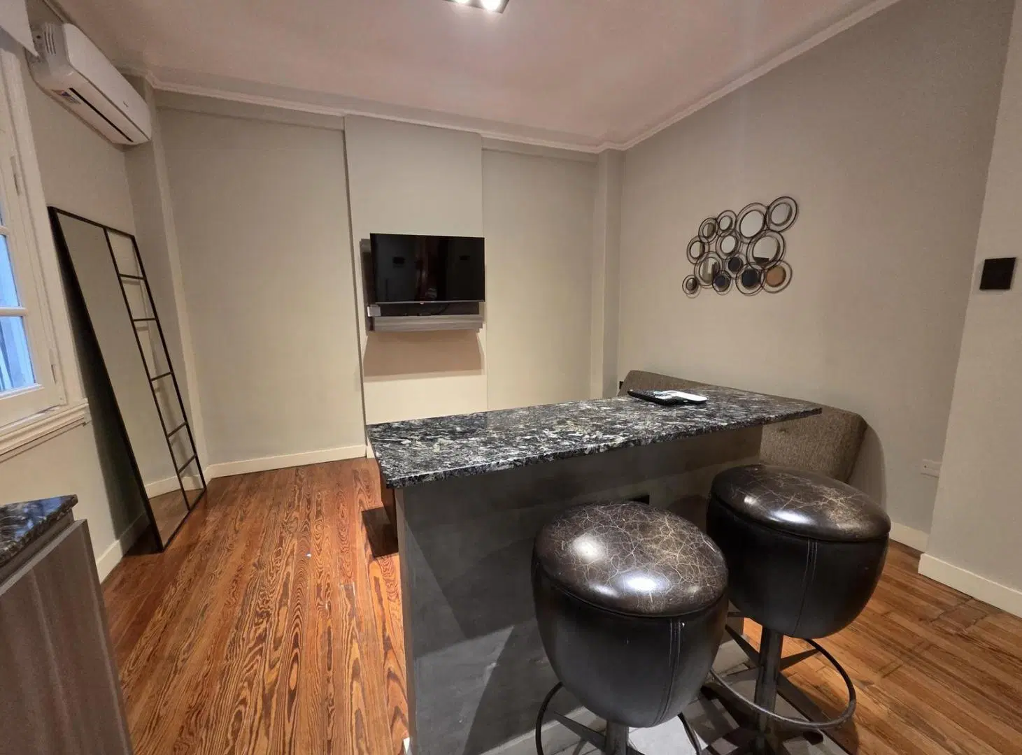 Tucuman 800 Piso CF Venta 2 ambientes San Nicolas Refaccionado! 4
