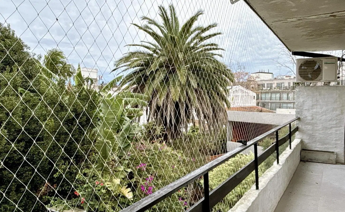 Alquiler 3 Ambientes en San Isidro, vista al verde, y bajas expensas! Espacio guardacoches 2