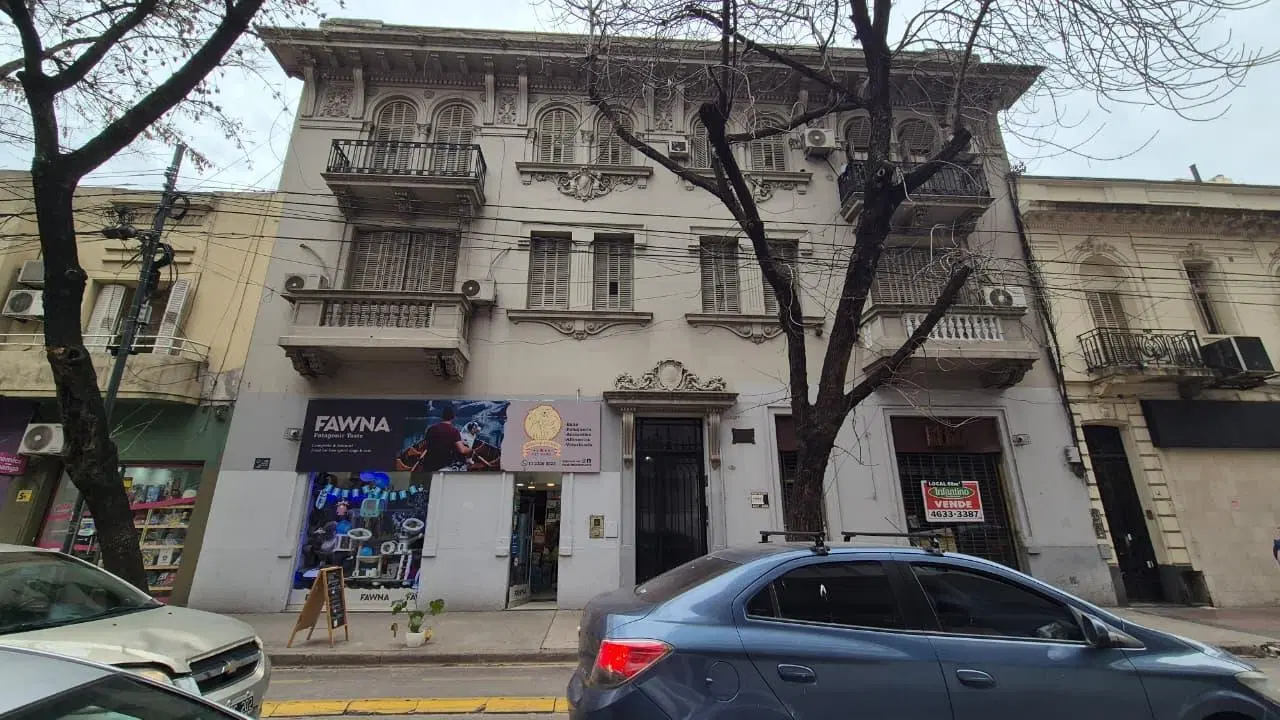 Local en venta con renta en Flores a metros de Rivadavia 2