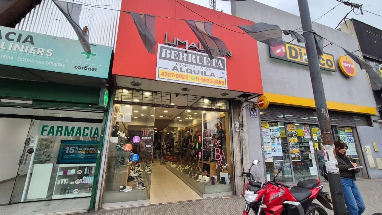 Venta Local en Liniers en zona alto transito 1