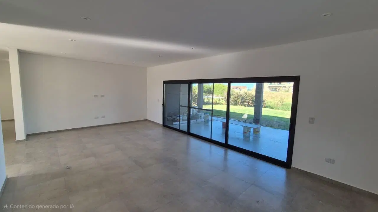 VENTA Casa en una planta a estrenar Canton Norte a espejo de agua 5