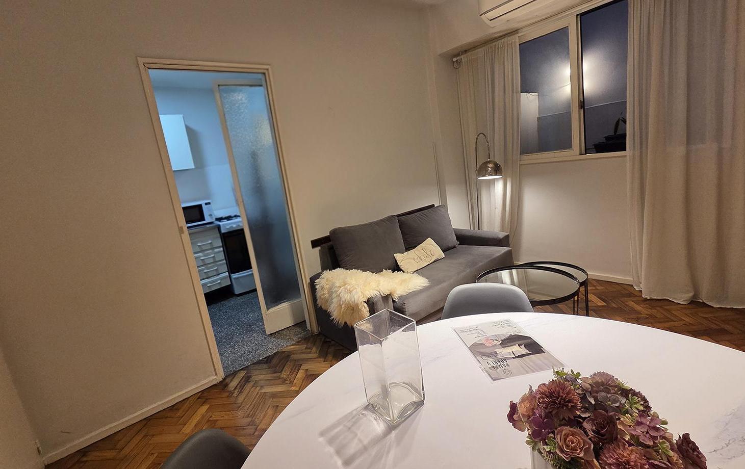 Foto de Venta con Alta Renta! Departamento 2 amb. C/ Patio 52m2 Recoleta, imagen 5