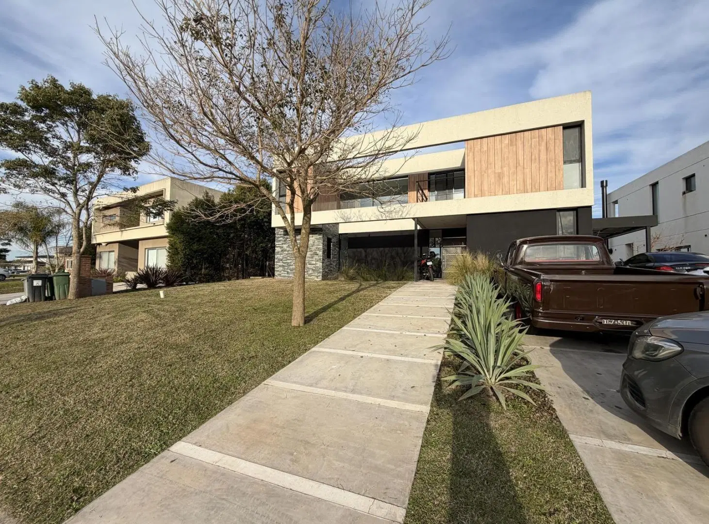Casa en Venta a la Laguna en Ceibos - Puertos del Lago 2