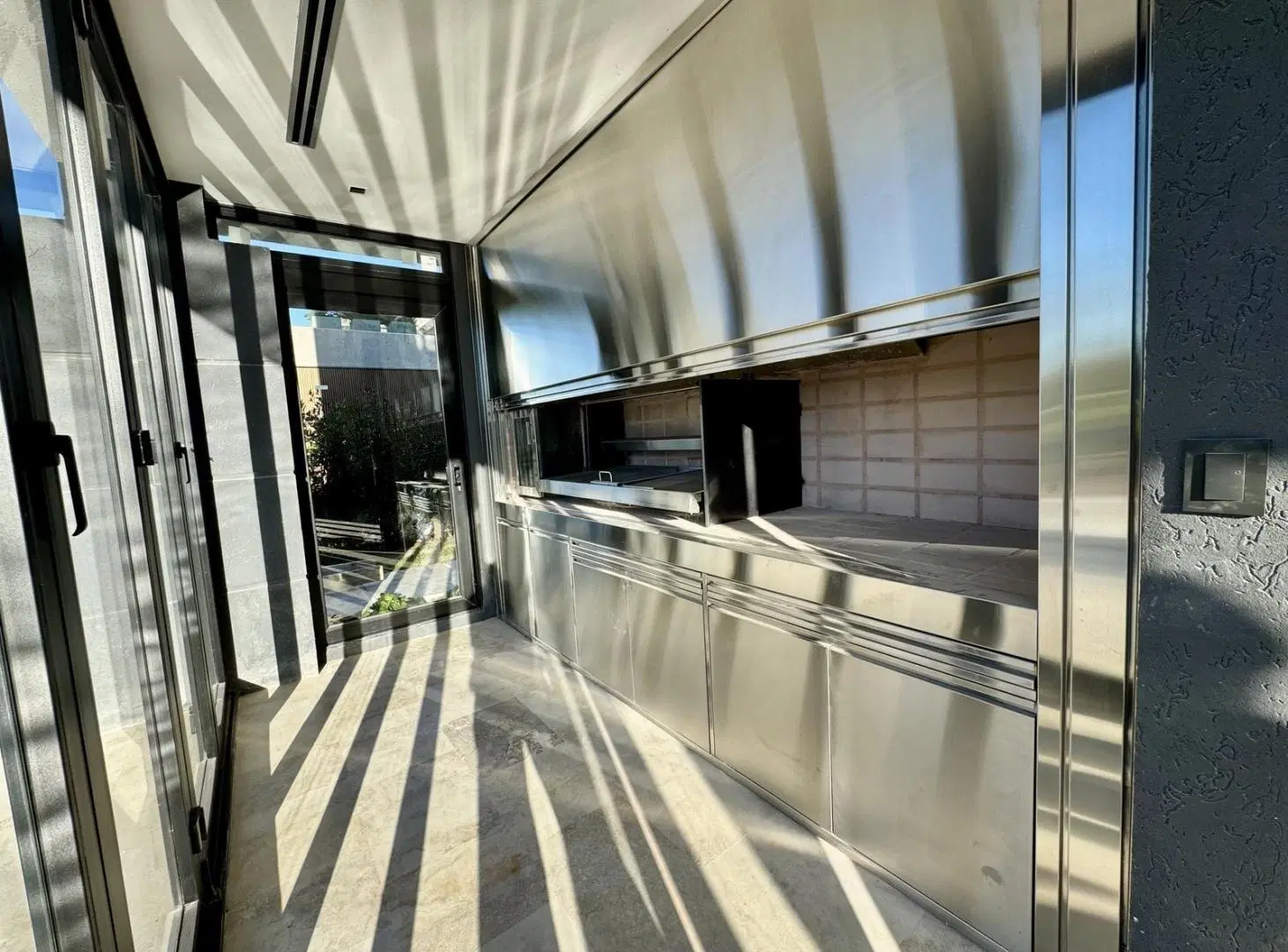 Moderna Casa al Río en Venta - Con Amarra - a Estrenar 3