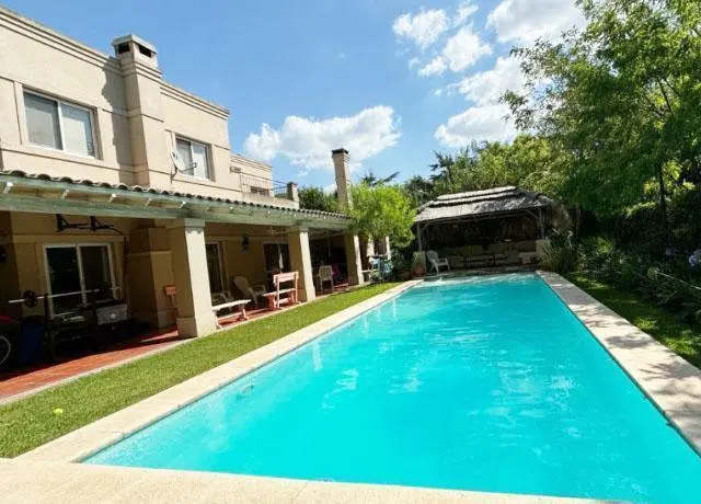 Venta Casa en Barrio cerrado Pilar Village 8