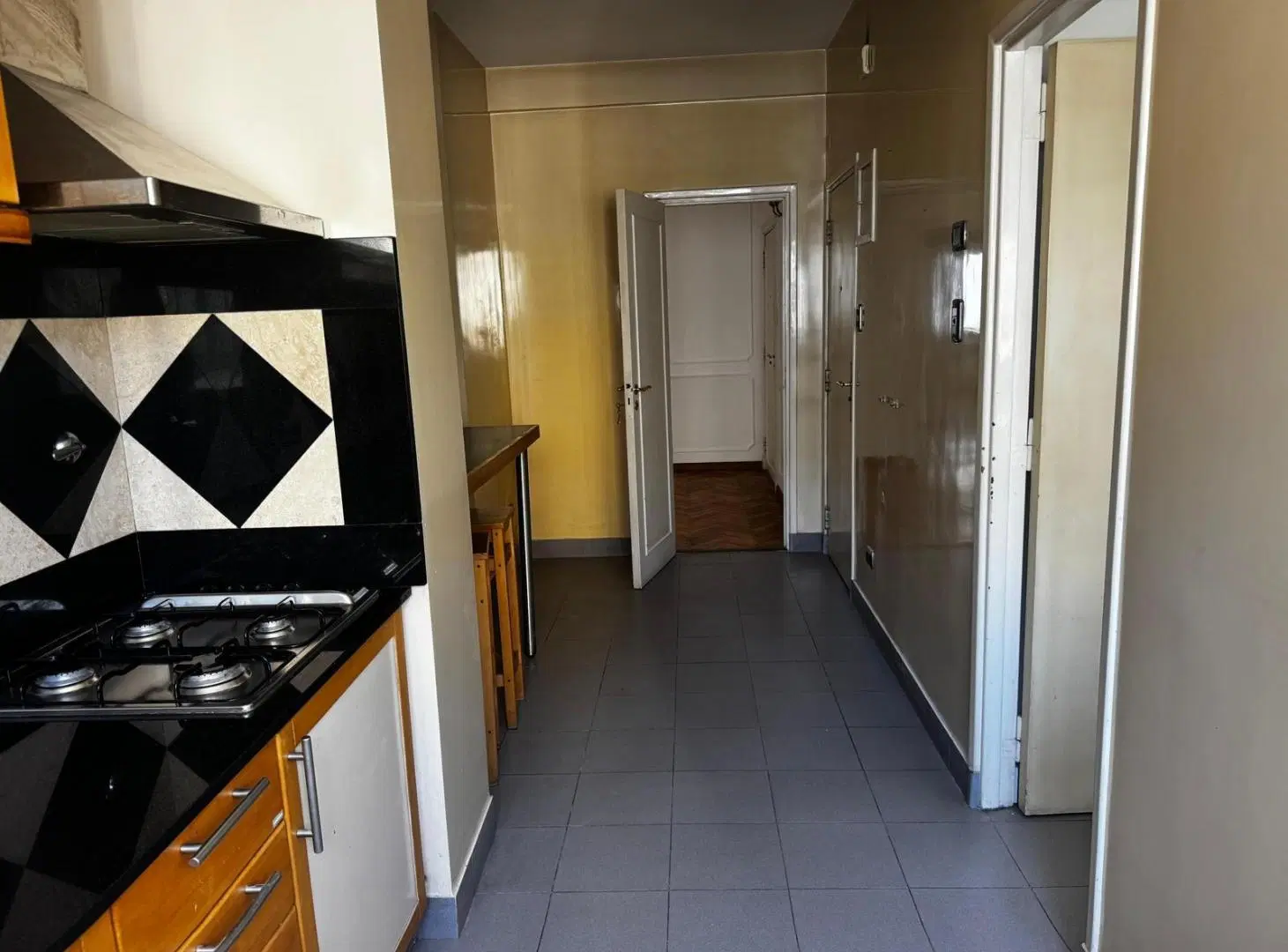 Departamento 3 ambientes con dependencia y cochera 3