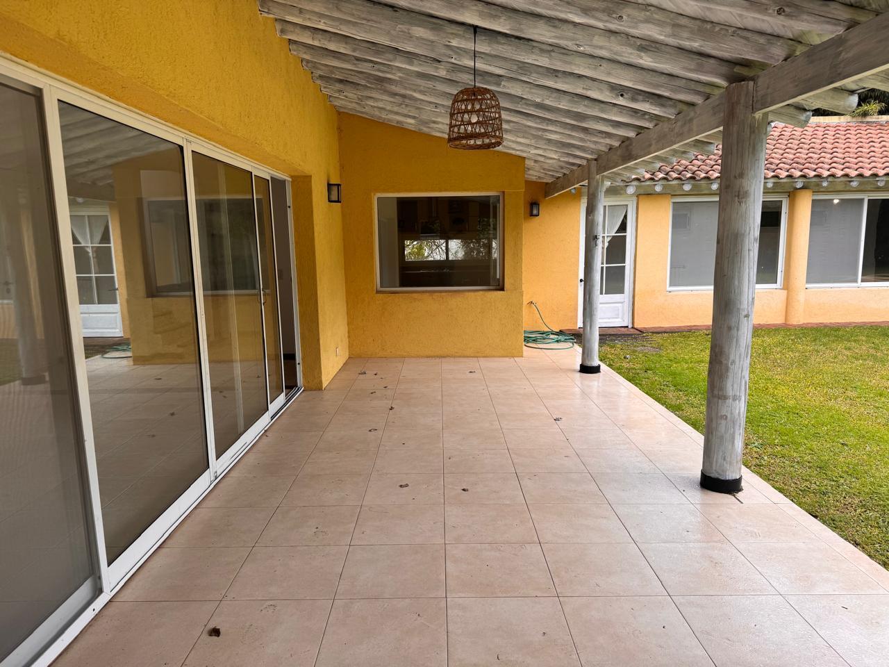 Foto de CASA EN VENTA Y ALQUILER en el Barrio Barrio San Isidro Labrador, imagen 2