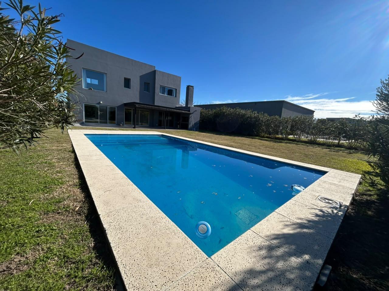 Foto de Casa en Venta - 5 AMB en Cantón - Puerto, imagen 2
