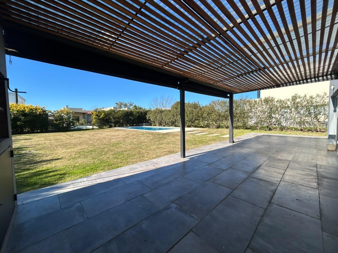 Foto de Casa en Venta - 5 AMB en Cantón - Puerto, imagen 3