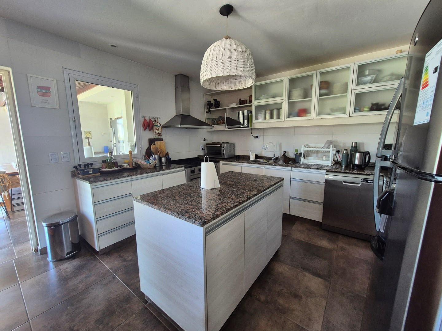 Foto de Casa en Venta a la Laguna con Muelle y Playa propia - San Benito, imagen 1