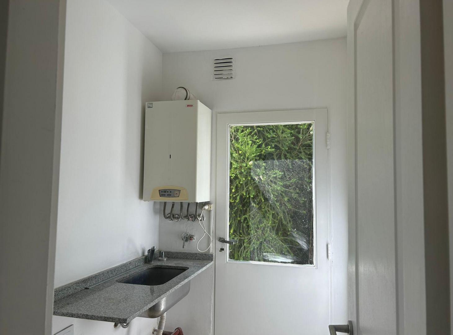 Foto de Casa en VENTA SAN MATIAS 5 AMBIENTES LUMINOSA Y AMPLIO LOTE, imagen 3