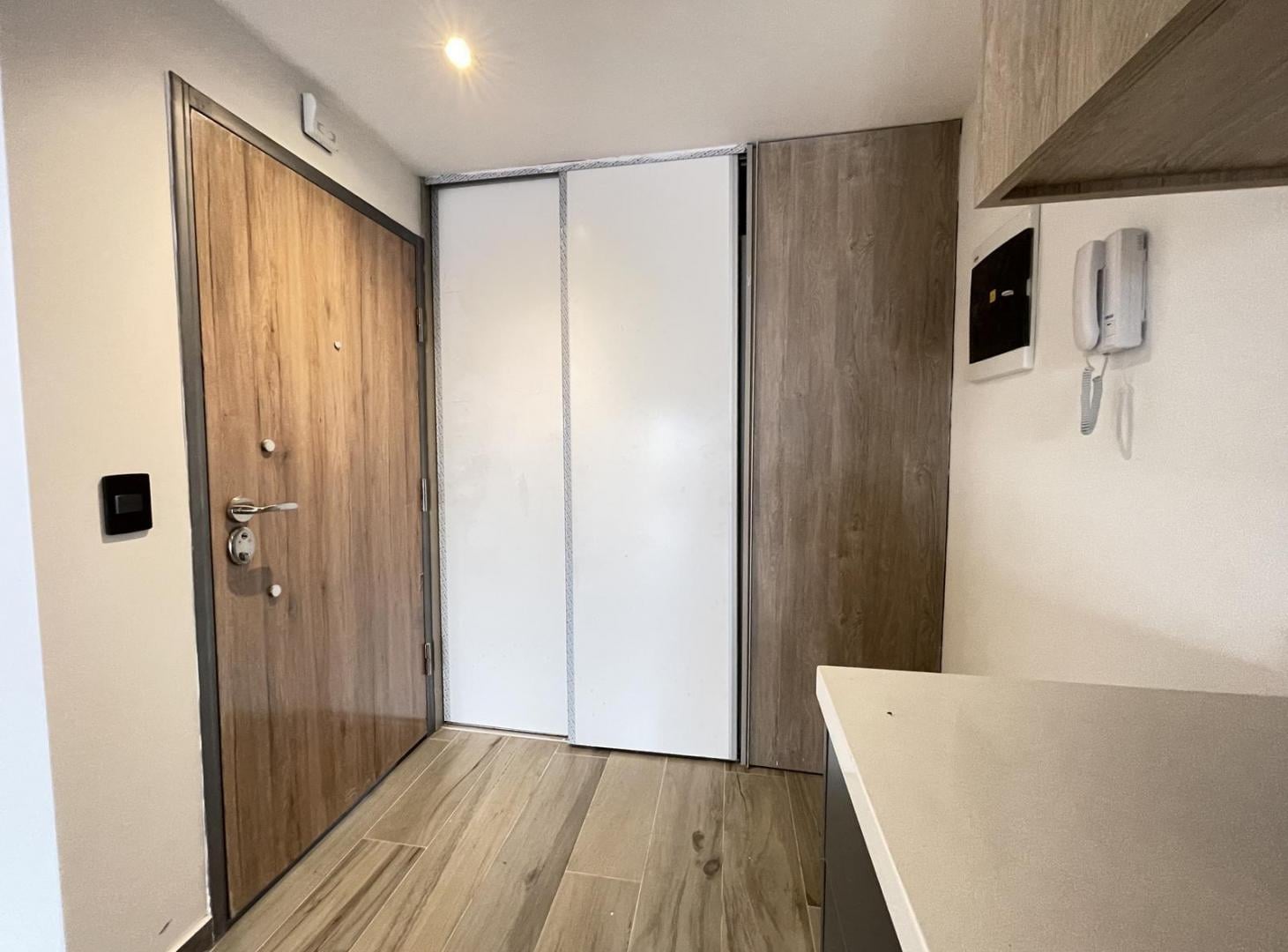 Foto de Departamento monoambiente con balcón y terraza, imagen 1