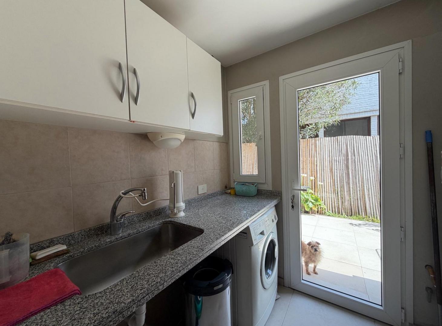 Foto de Casa en VENTA a la laguna - Barrio Santa Barbara, imagen 5