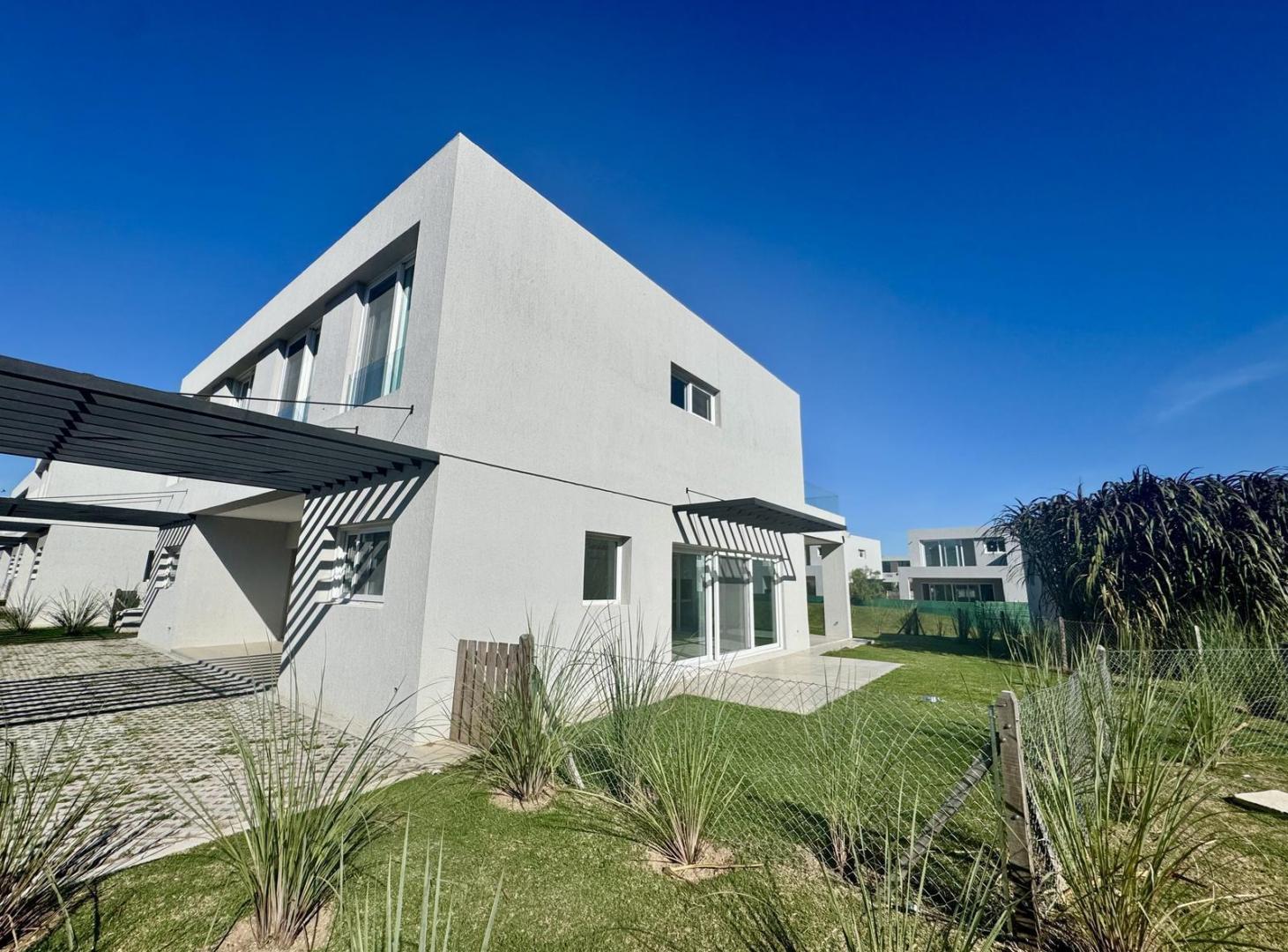 Foto de TOWNHOUSE EN VENTA EN PILARÁ | ESQUINA - 3 DORMITORIOS - JARDÍN PROPIO, imagen 4