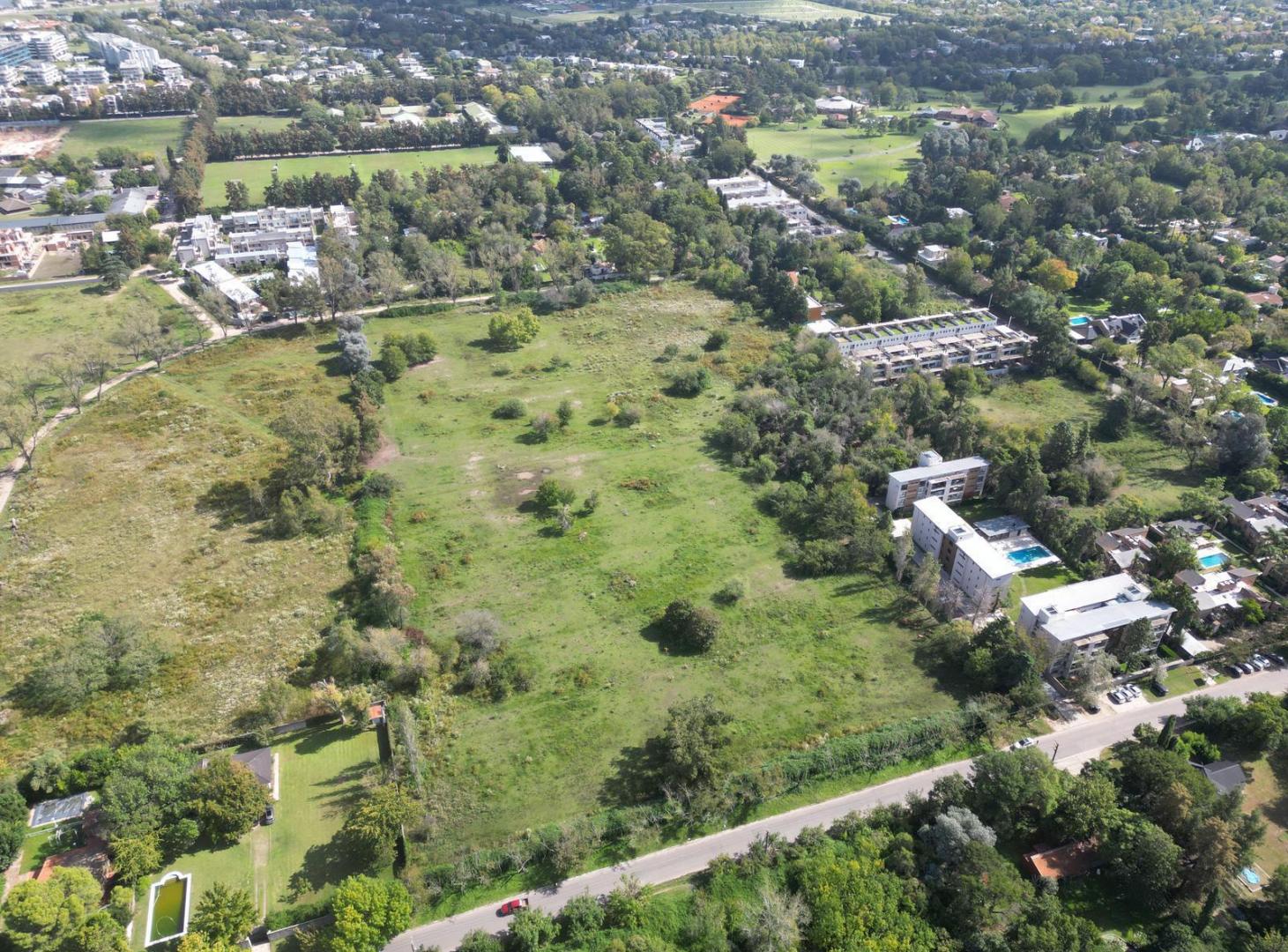 Foto de OPORTUNIDAD DE INVERSIÓN EN PILAR | 13.774 M² A METROS DE HIGHLAND PARK, imagen 2