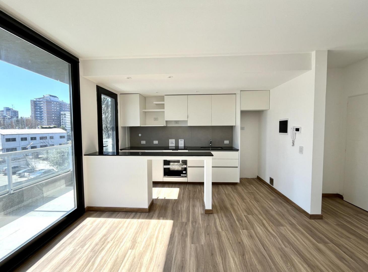 Foto de VENTA departamento 3 AMB BALCON Y PARRILLA -TIGRE CENTRO COCHERA, imagen 2