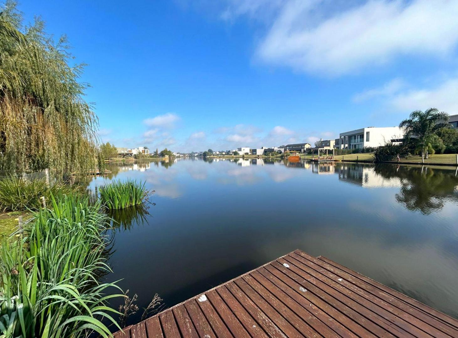 Foto de CASA A LA VENTA EN CANTÓN GOLF - CON VISTA A LA LAGUNA, imagen 2