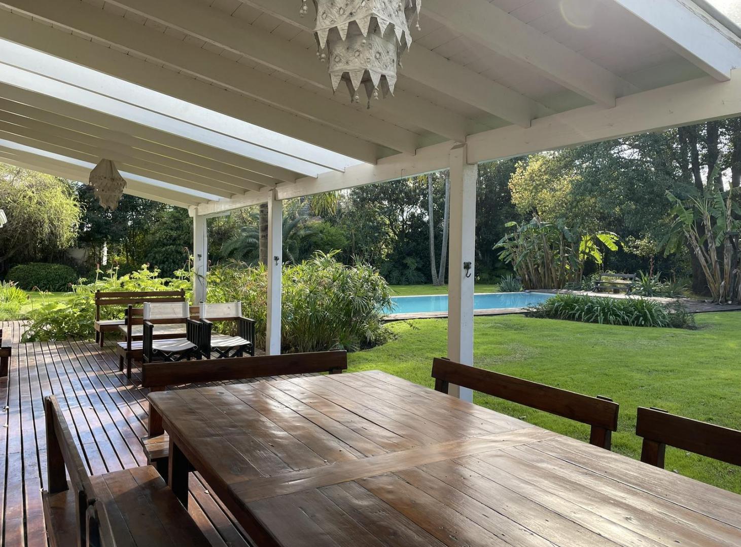 Foto de ESPECTACULAR CASA EN SANTA RITA - 2.400 M² DE LOTE - PILETA CON EFECTO, imagen 1