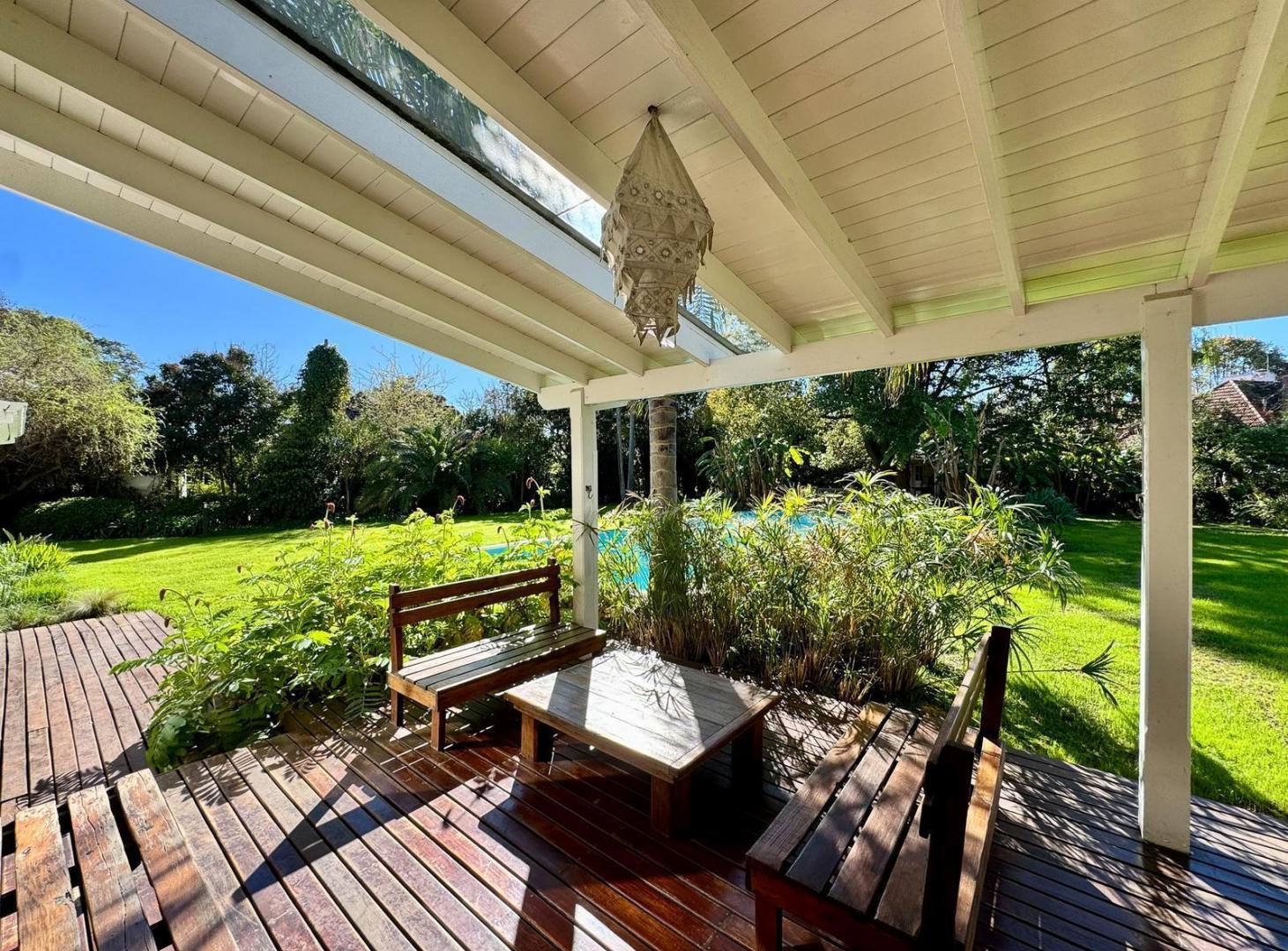 Foto de ESPECTACULAR CASA EN SANTA RITA - 2.400 M² DE LOTE - PILETA CON EFECTO, imagen 4