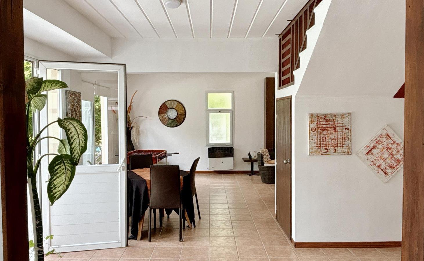 Foto de Casa 4 habitaciones jardin y pileta en alquiler anual, imagen 3