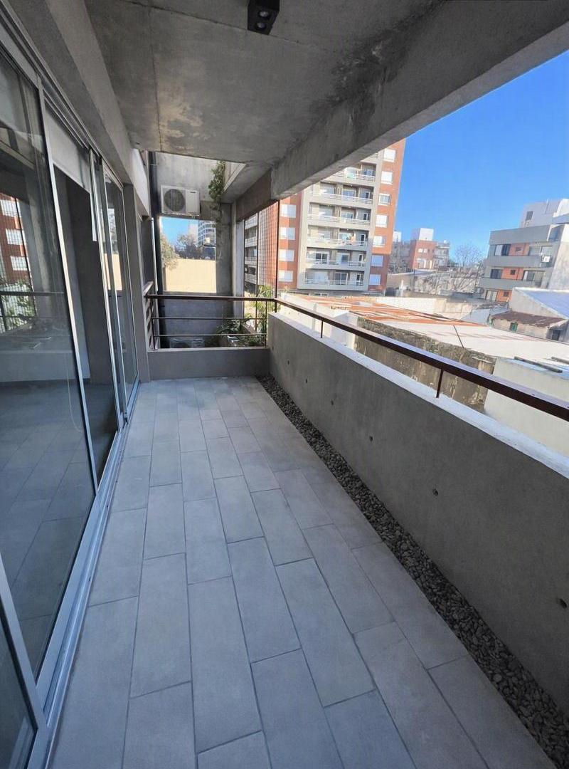 Foto de 2 Ambientes con Cochera, Balcón y Terraza Exclusiva – Centro de San, imagen 3