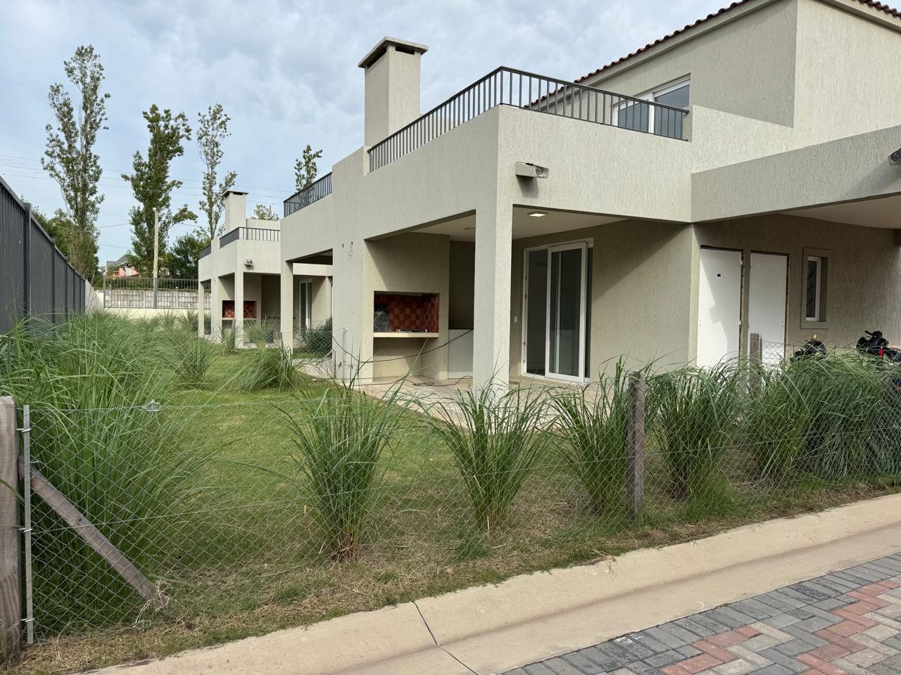 Foto de Casa 3 dormitorios en Pilar con jardin y amenities, imagen 2