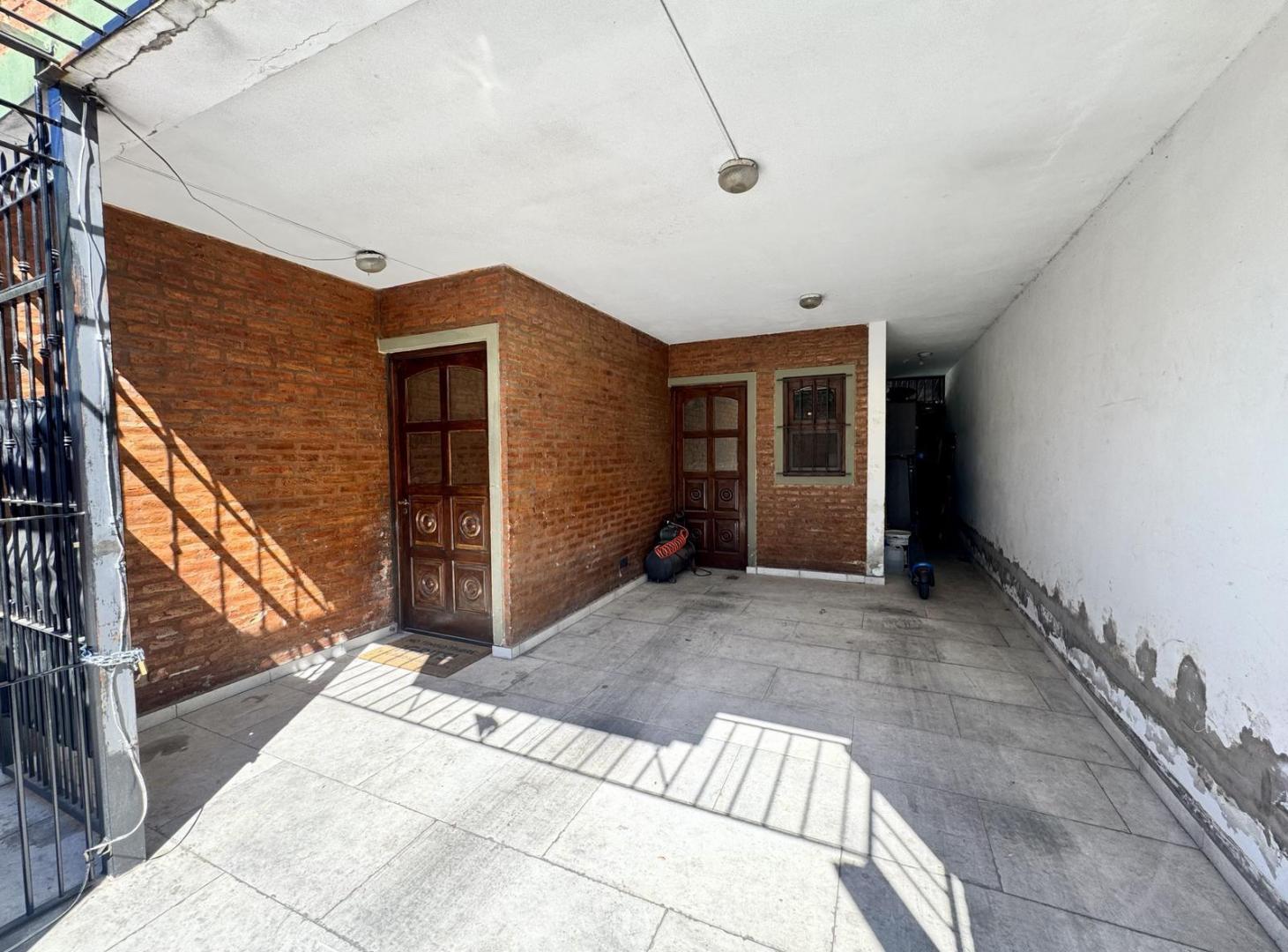 Foto de Casa en Venta con Gran Parque, Piscina y Posibilidad de 4.º Dormitorio, imagen 2