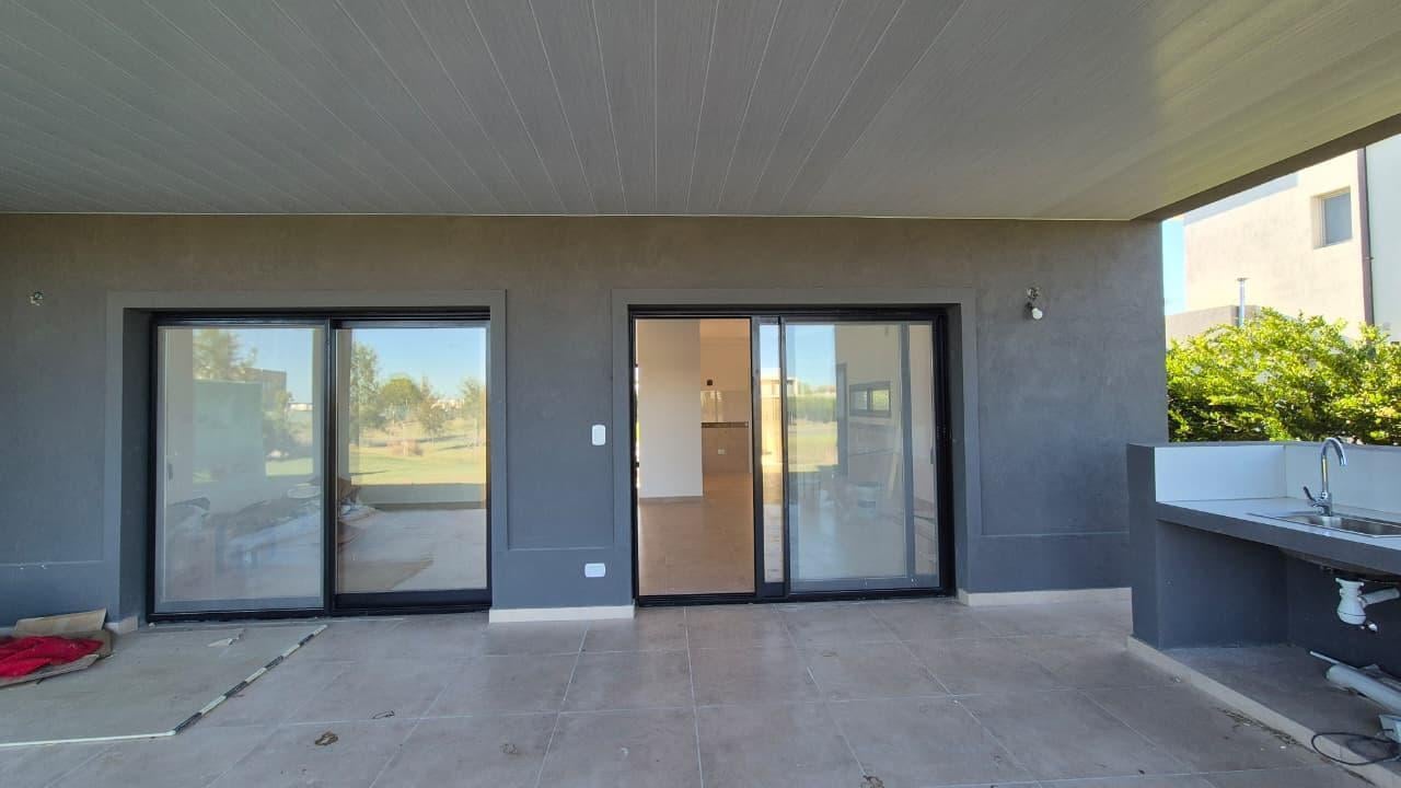 Foto de VENTA Casa en una planta a estrenar 3 habitaciones y servicio Canton, imagen 4