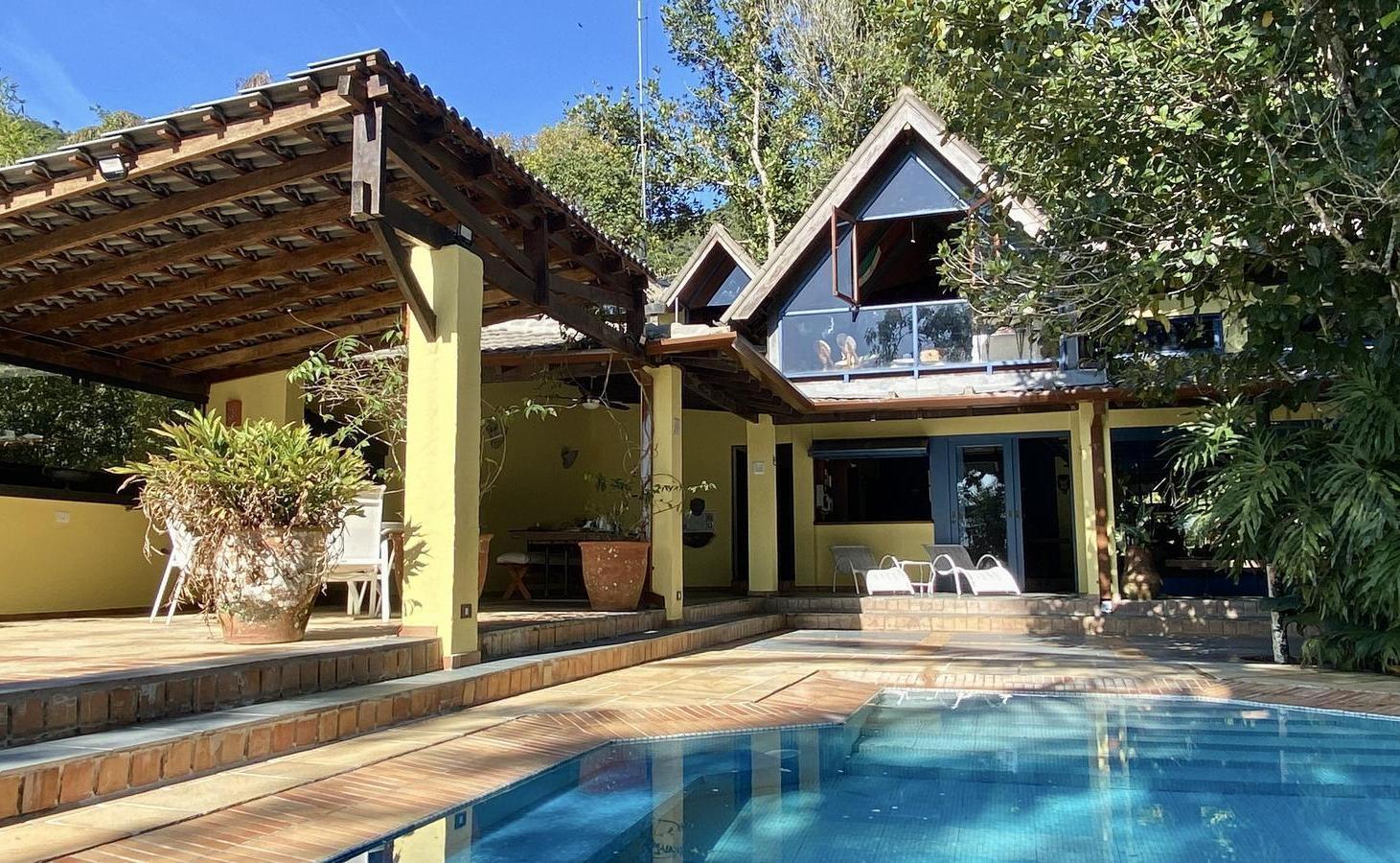 Foto de Casa frente al mar en Ubatuba | 6 suites, piscina y cancha de tenis, imagen 2